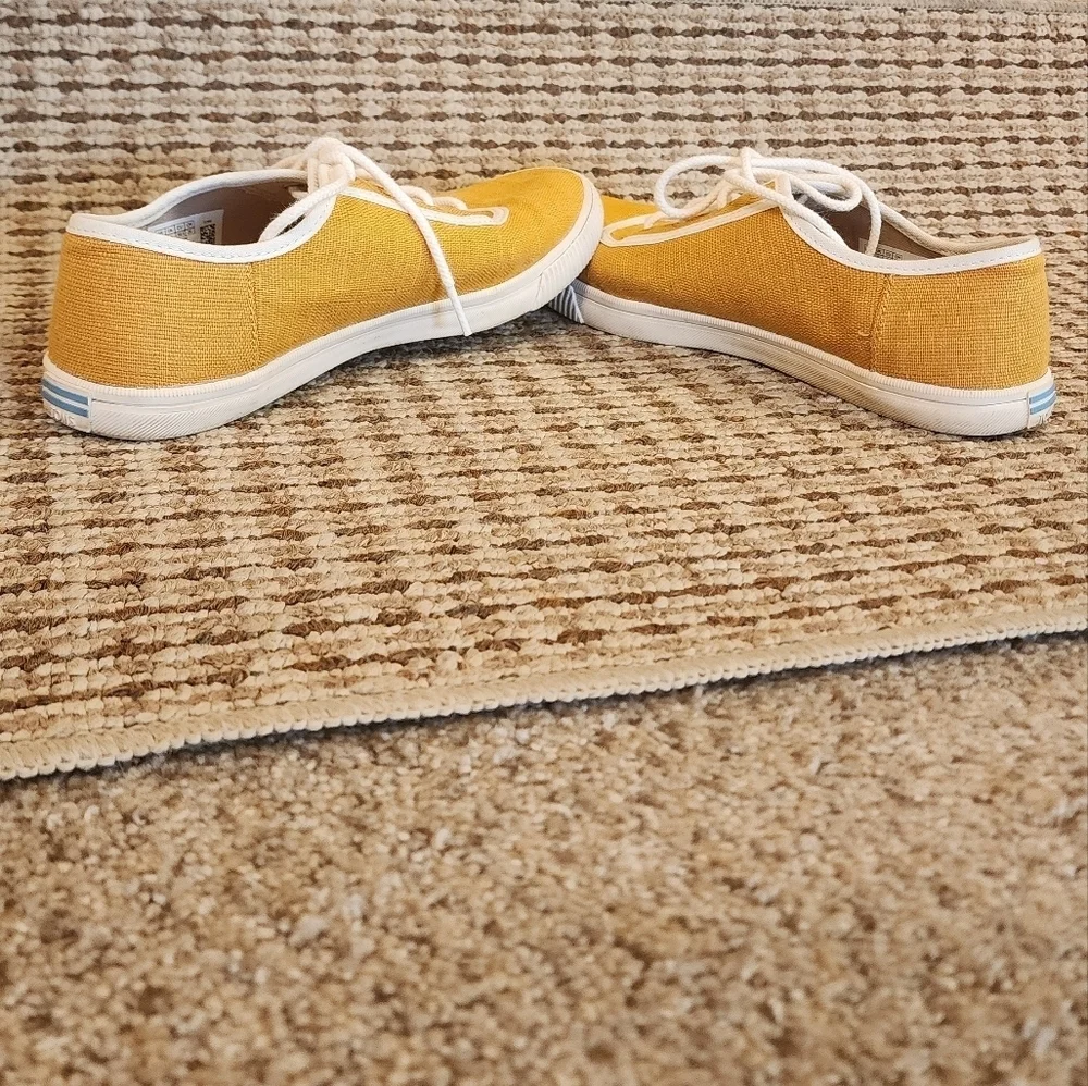 Tom's Lace-up Yellow Sunflower Sneaker Shoes  for Women Size 8